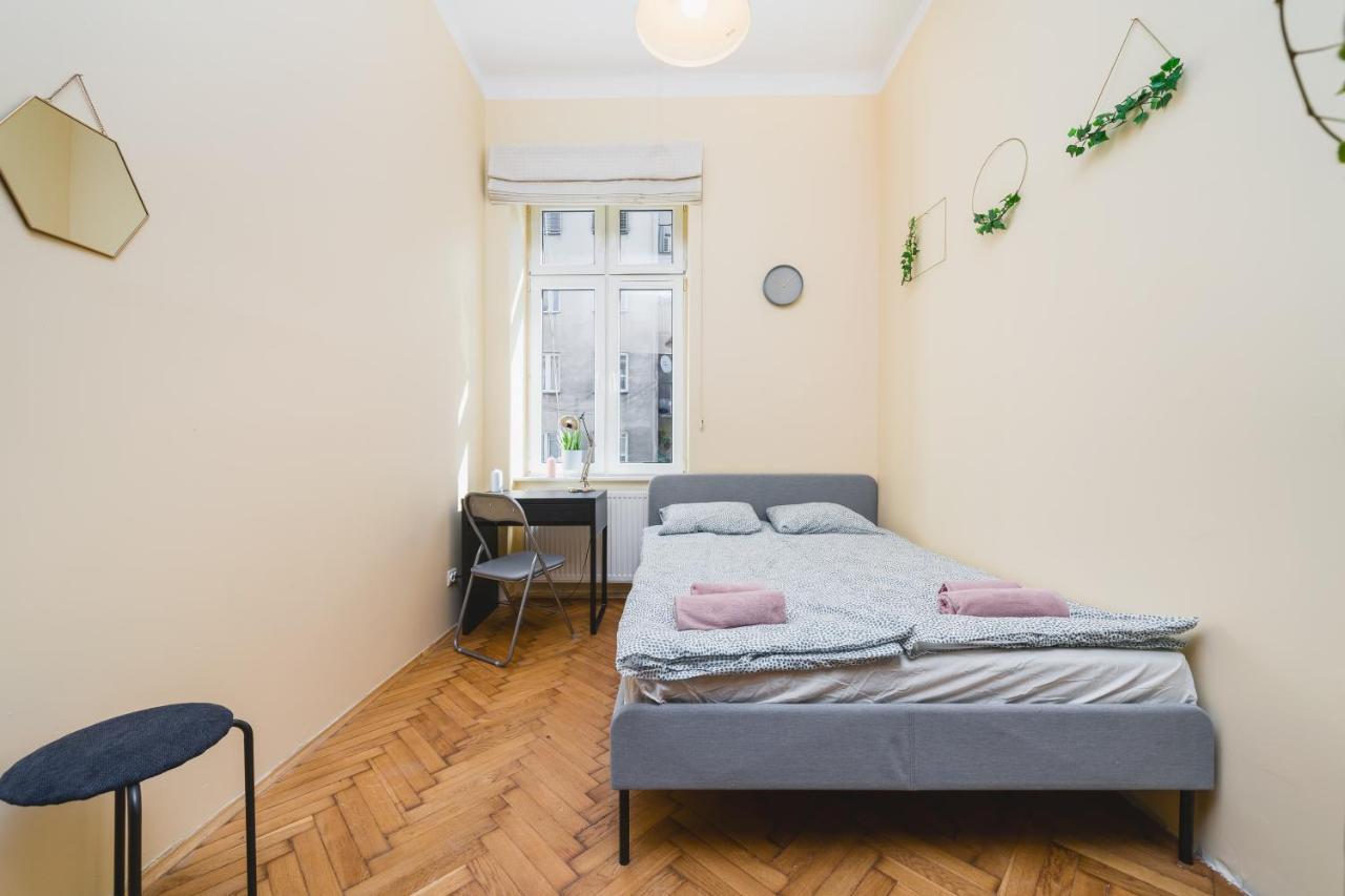 Homely 4 Bedroom Apartment - Old Town - By Upstairs Krakow Dış mekan fotoğraf