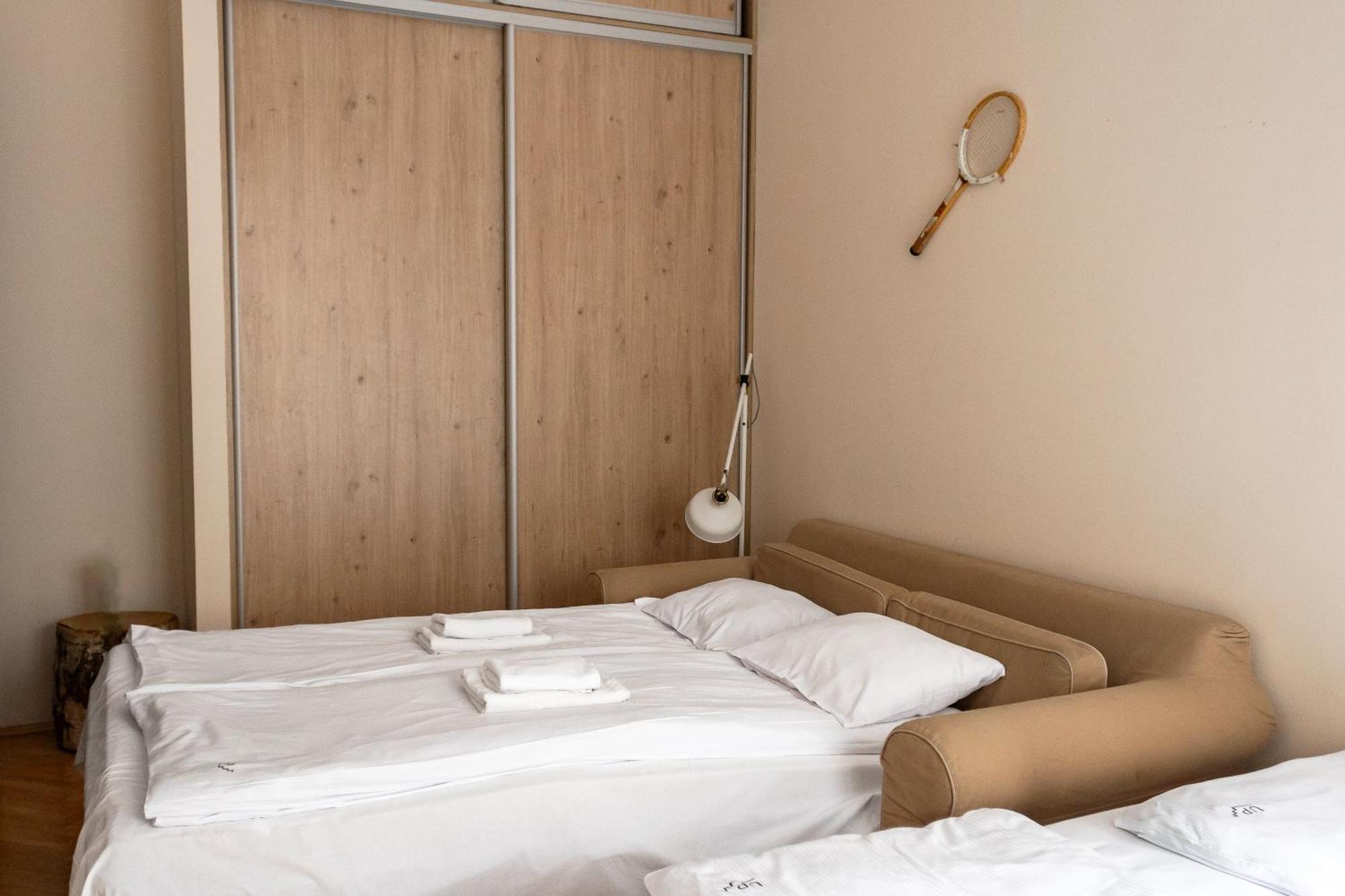 Homely 4 Bedroom Apartment - Old Town - By Upstairs Krakow Dış mekan fotoğraf