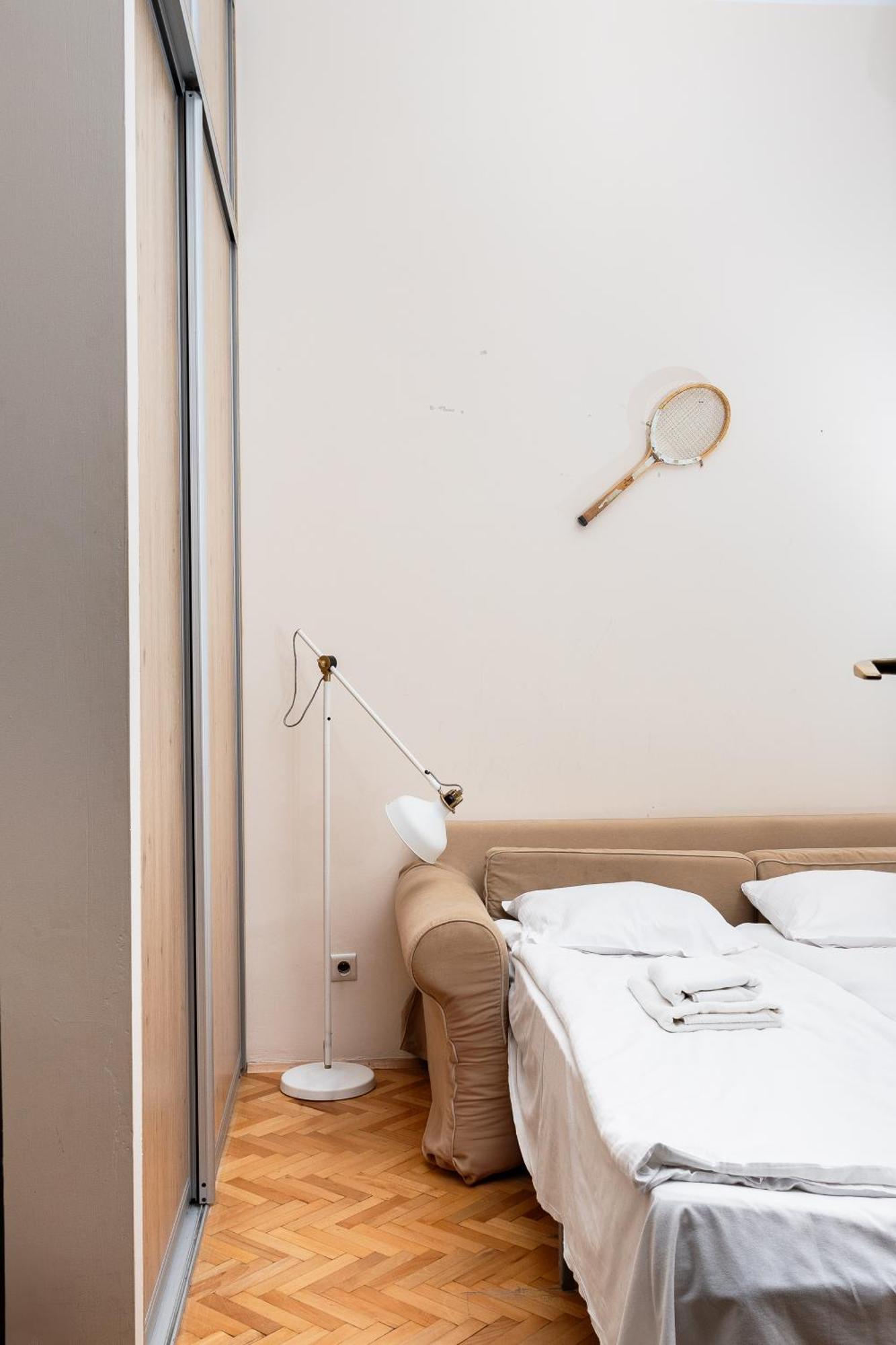 Homely 4 Bedroom Apartment - Old Town - By Upstairs Krakow Dış mekan fotoğraf