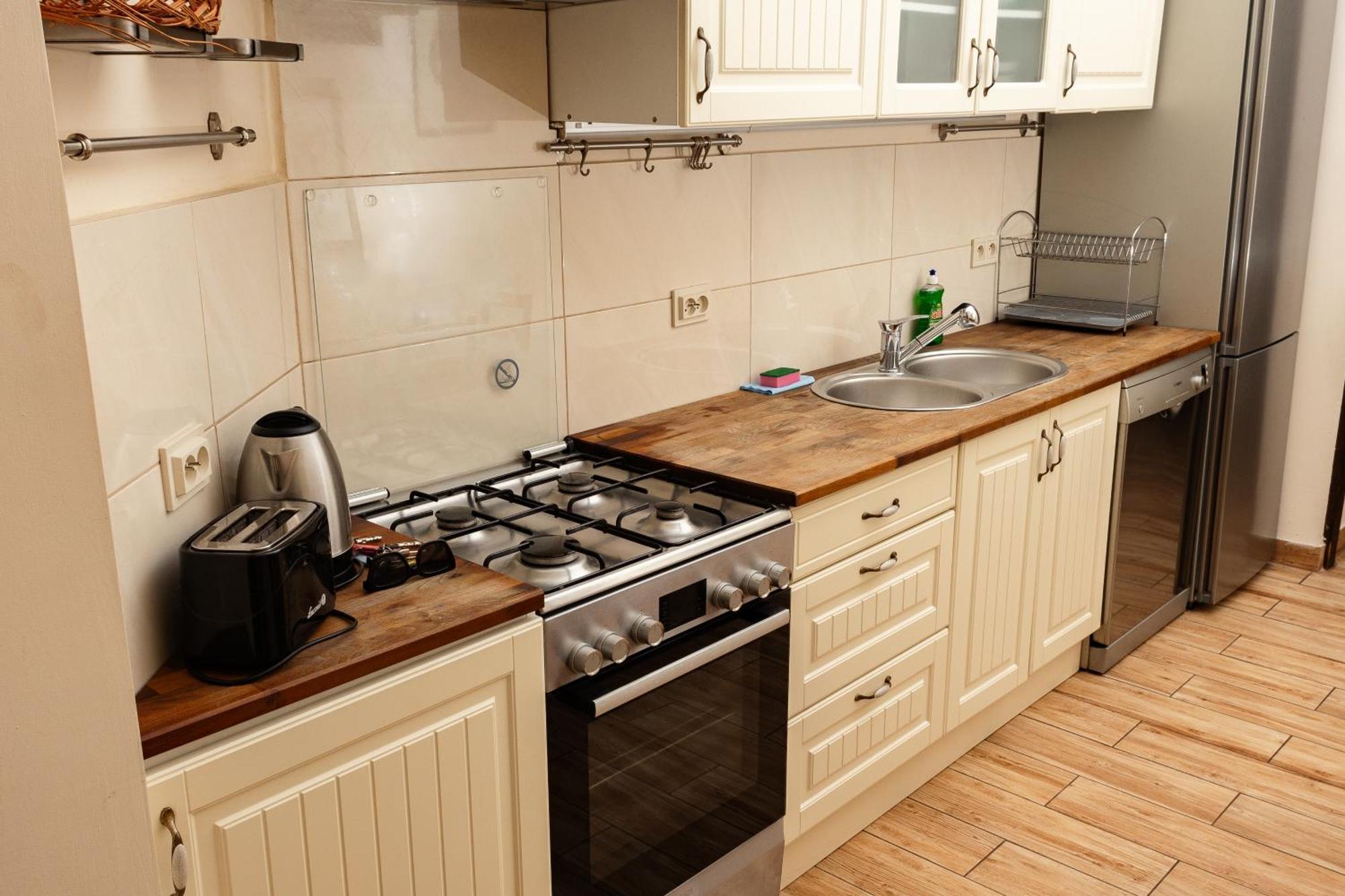 Homely 4 Bedroom Apartment - Old Town - By Upstairs Krakow Dış mekan fotoğraf