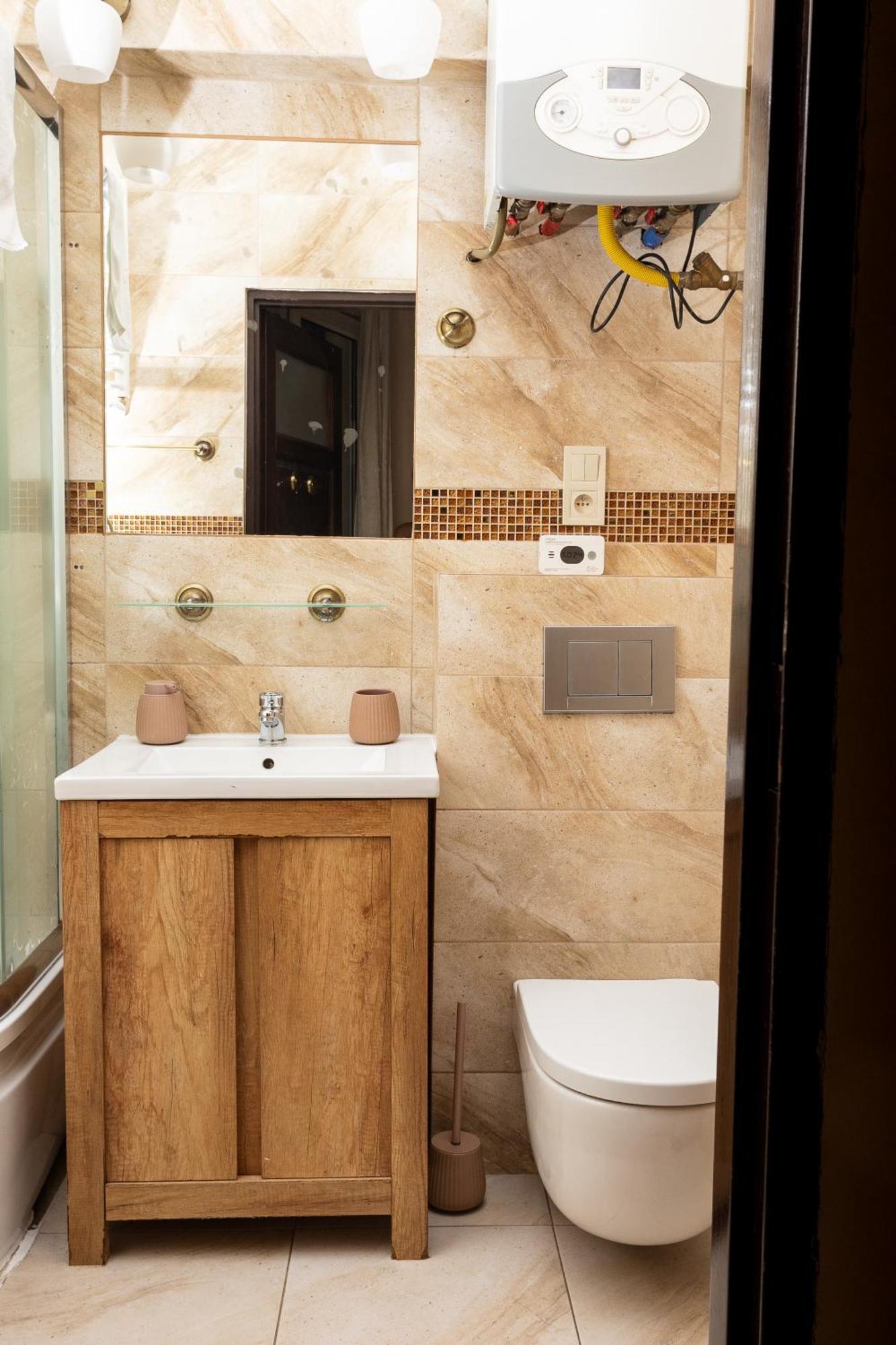 Homely 4 Bedroom Apartment - Old Town - By Upstairs Krakow Dış mekan fotoğraf