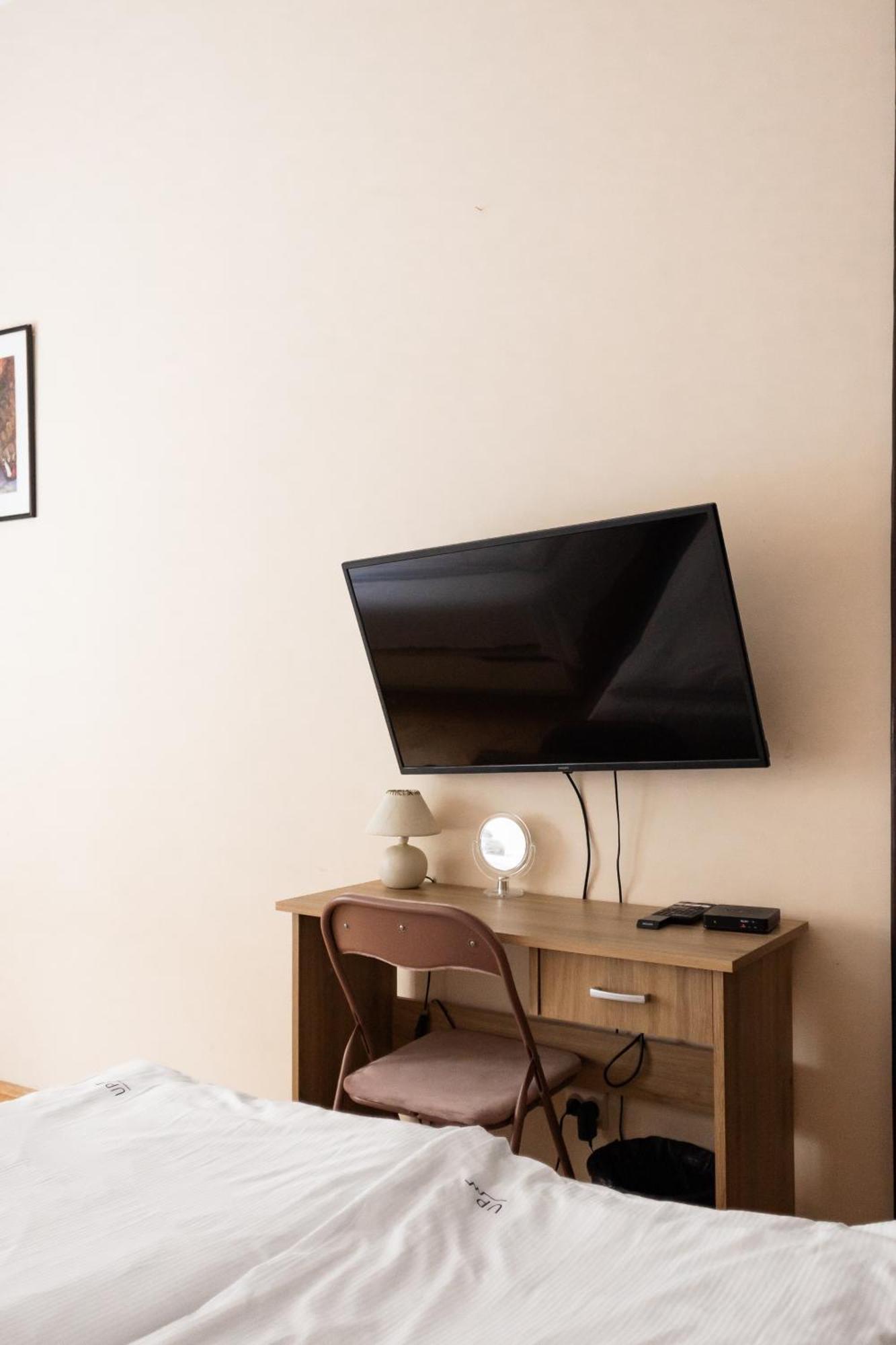 Homely 4 Bedroom Apartment - Old Town - By Upstairs Krakow Dış mekan fotoğraf